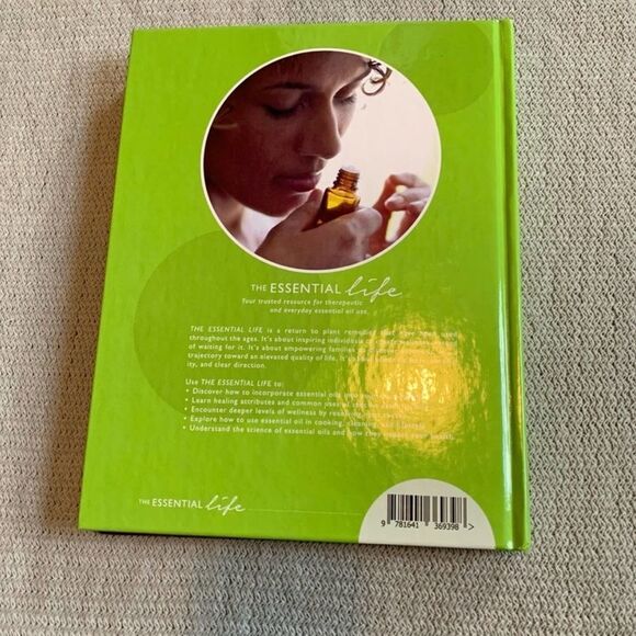 The Essential Life Book Doterra Oils Plant Remedies - Picture 4 of 9